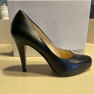 NIB Nine West Rocha 3 Platform Pumps